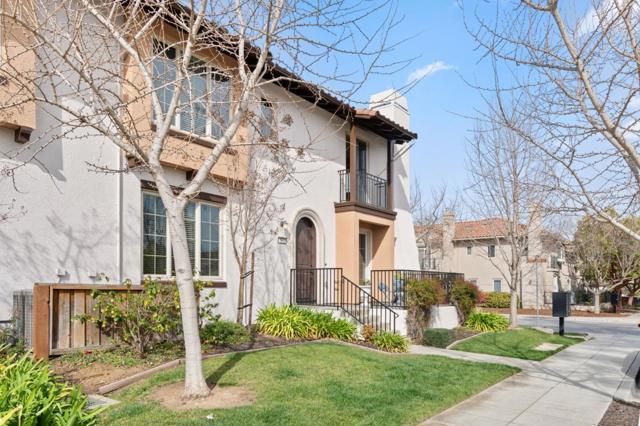 502 Tyndall Street, Los Altos CA: https://media.crmls.org/mediaz/a5e1e953-1f34-4e39-9cc5-1805bda0920f.jpg