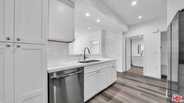 627 N Dillon Street, Los Angeles CA: https://media.crmls.org/mediaz/a5e27c29-694c-4047-97aa-664fbd8f9f14.jpg