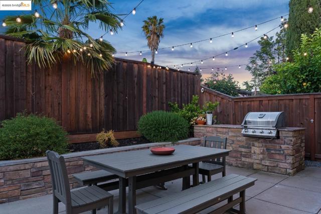 4003 Santa Fe CT, Concord CA: https://media.crmls.org/mediaz/a5e2923e-ca97-4bad-bb5c-2a82c12a087c.jpg