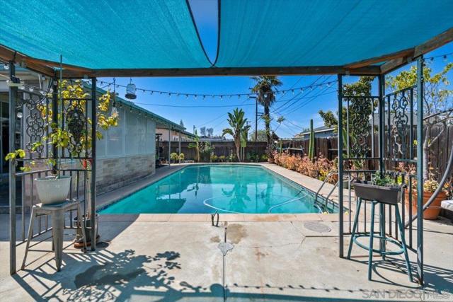 632 Sandalwood Dr, El Cajon CA: https://media.crmls.org/mediaz/a5e4bf00-4ab5-491f-b262-448282ae405a.jpg