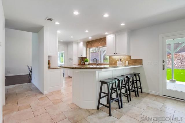 12709 Treeridge Ter, Poway CA: https://media.crmls.org/mediaz/a5e520ad-8e2e-4f7d-850f-0f62a70cef5e.jpg
