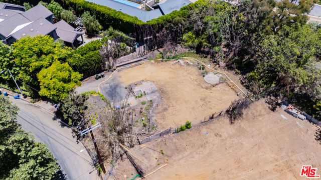 1022 Maroney Lane photo 3