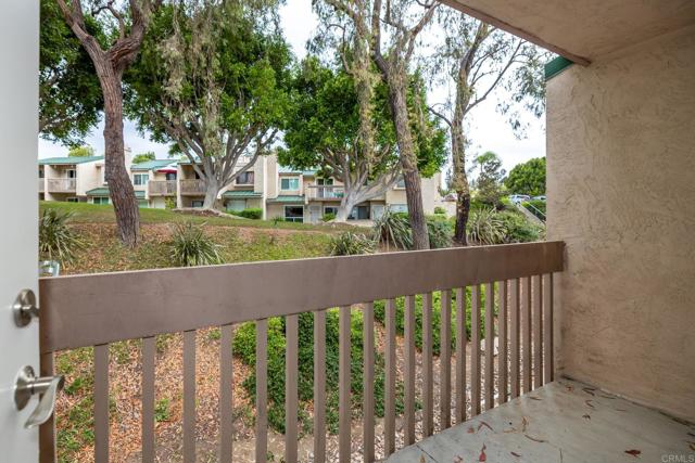 Detail Gallery Image 34 of 56 For 694 Ascot Dr, Vista,  CA 92083 - 3 Beds | 2/1 Baths
