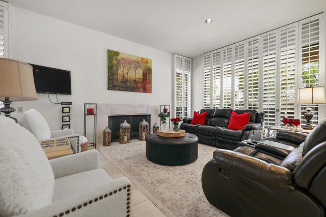 5 Fordham Court, Rancho Mirage CA: https://media.crmls.org/mediaz/a5e59627-d061-42c6-b290-344e643dd510.jpg