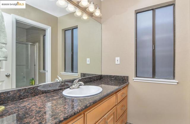 4930 Discovery Pt, Discovery Bay CA: https://media.crmls.org/mediaz/a5e5b113-3a37-4374-856f-136f3d39e434.jpg