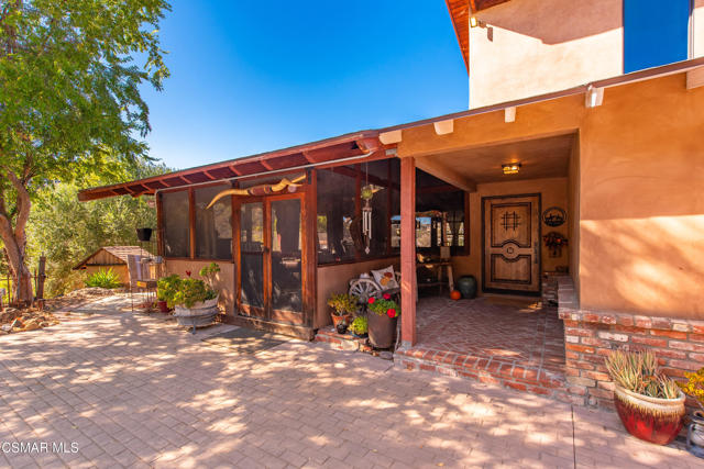 356 E Carlisle Road, Thousand Oaks CA: https://media.crmls.org/mediaz/a5e5ea28-7511-4bac-87b8-ec8f569cdcb7.jpg