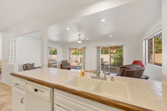 2050 Silver Oak Way, Hemet CA: https://media.crmls.org/mediaz/a5e6945e-ac79-4744-9847-d6e444487783.jpg