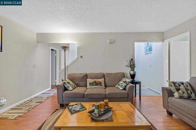 19 Haviland Ct., San Pablo CA: https://media.crmls.org/mediaz/a5e6d50f-ea76-4afb-919d-47e091ba8977.jpg