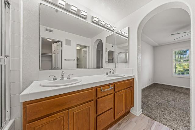 Detail Gallery Image 16 of 28 For 2842 Farragut Rd #130,  Point Loma,  CA 92106 - 2 Beds | 2/1 Baths