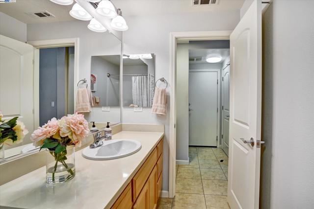 140 Selby Ln, Livermore CA: https://media.crmls.org/mediaz/a5e7b867-2f8e-49e7-b978-63371cbf56b3.jpg