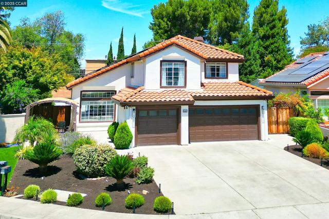 1021 Montclair Court, Livermore CA: https://media.crmls.org/mediaz/a5e7c6a8-393b-4680-918f-6a1236f619bc.jpg