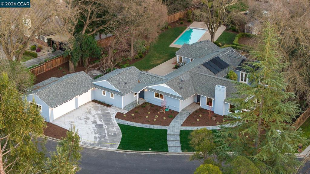 1437 Twelve Oaks Court