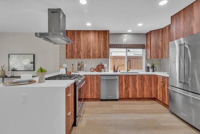 13070 Roundup Ave, San Diego CA: https://media.crmls.org/mediaz/a5e88973-bafb-42e9-aed9-e2024302effb.jpg