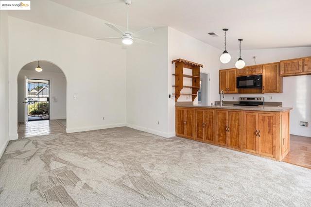 1916 Gamay DR, Oakley CA: https://media.crmls.org/mediaz/a5e8a1e4-3155-4c31-a5d7-bcae63f9a932.jpg