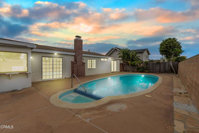 1215 Lawrence Way, Oxnard CA: https://media.crmls.org/mediaz/a5ea1f76-ccc3-4ee0-9242-149a1465c06e.jpg