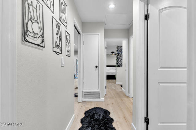 1118 Bright Glen Circle, Westlake Village CA: https://media.crmls.org/mediaz/a5eabaf1-e507-48ab-9eb7-e7d52cfe30a9.jpg