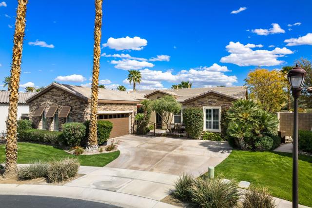 60590 Lace Leaf Court, La Quinta CA: https://media.crmls.org/mediaz/a5eac1e9-065f-44d0-9807-15e6a96fc071.jpg