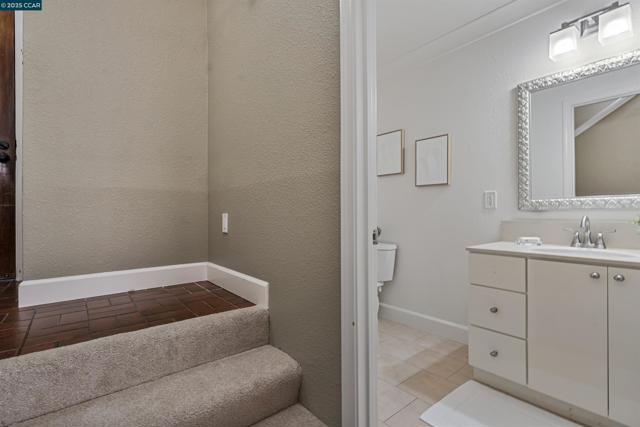 321 Via Cordova Ln, Martinez CA: https://media.crmls.org/mediaz/a5eb3ace-4c05-45b9-8ffb-085ac21e3e2c.jpg