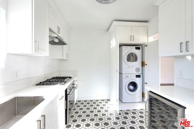 3365 Hamilton Way, Los Angeles CA: https://media.crmls.org/mediaz/a5eb5c3c-ea5f-4da0-926e-d56757b96303.jpg