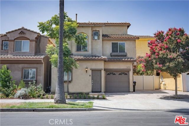 14554 Kittridge Street photo 3