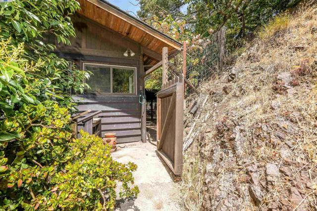 21 Red Rock Way, San Rafael CA: https://media.crmls.org/mediaz/a5ebf4d9-cbcf-4ff1-a878-7f3c85763217.jpg