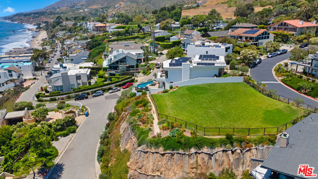 31540 Victoria Point Road, Malibu CA: https://media.crmls.org/mediaz/a5ec34f4-7215-4292-b832-ee029695e9c6.jpg