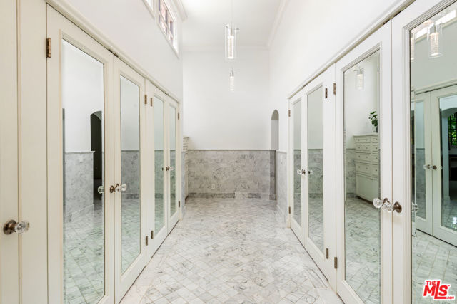 120 Northstar Mall, Marina del Rey CA: https://media.crmls.org/mediaz/a5ec8363-a549-4645-9e14-1dbdb28ec48e.jpg