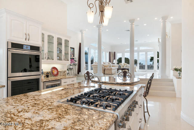 932 Rosario Drive, Thousand Oaks CA: https://media.crmls.org/mediaz/a5ed943d-1a48-48f5-a7f2-dc43fac8b86f.jpg