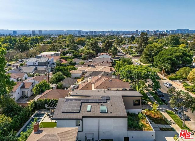 2831 Malcolm Avenue, Los Angeles CA: https://media.crmls.org/mediaz/a5edd1d2-5d2f-4a49-9494-5c9ff63edc53.jpg