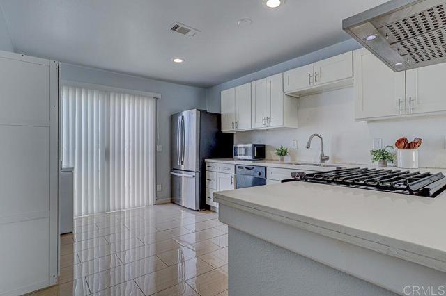 Detail Gallery Image 8 of 27 For 1935 Terracina Cir, Spring Valley,  CA 91977 - 2 Beds | 1 Baths