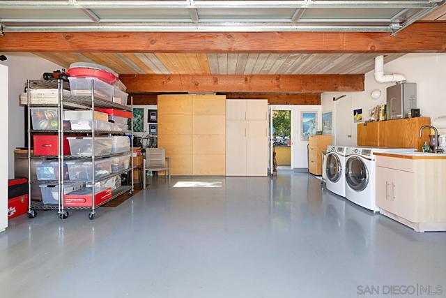 3455 Aldford Dr, San Diego CA: https://media.crmls.org/mediaz/a5ee5d2e-4450-43f8-a799-edd1d267ada5.jpg