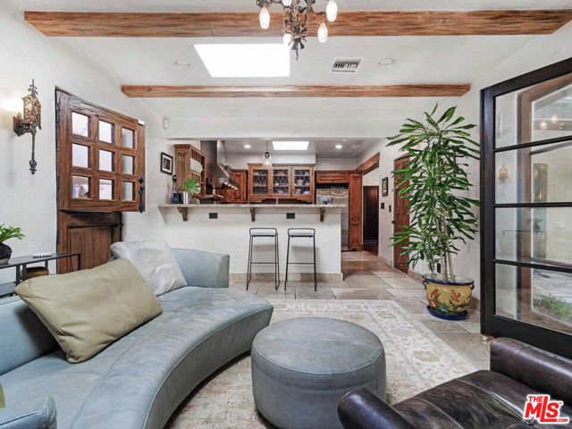 1642 North Beverly Drive photo 8