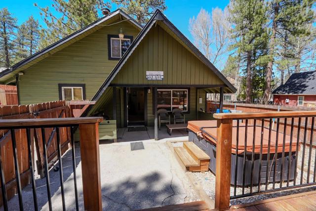 39414 Ruby Lane, Big Bear Lake CA: https://media.crmls.org/mediaz/a5f0782c-0f83-4090-a823-1d2ad86b6eff.jpg