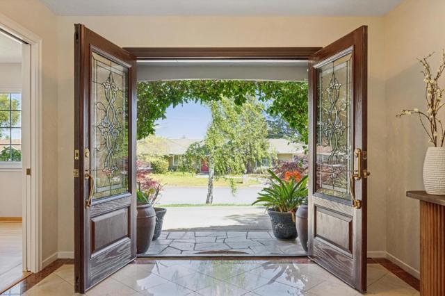 13841 Malcom Avenue, Saratoga CA: https://media.crmls.org/mediaz/a5f08bb5-97d5-4575-87ca-2e2193431507.jpg