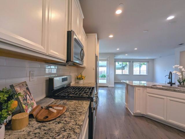 721 Segovia Drive, Hollister CA: https://media.crmls.org/mediaz/a5f10a0f-e3a8-4f91-9220-2340b484862a.jpg