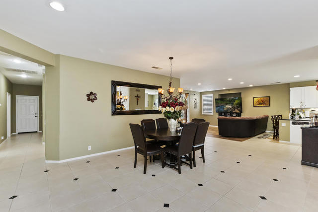 010_Dining Area