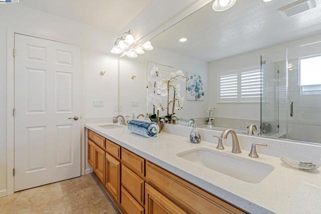 1657 Via Cortina, San Jose CA: https://media.crmls.org/mediaz/a5f37b7f-b773-4621-8594-750d96c243d3.jpg