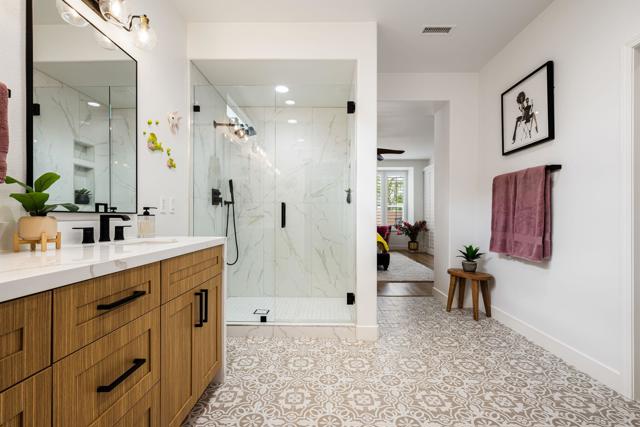 81810 La Paz Court, La Quinta CA: https://media.crmls.org/mediaz/a5f3afdd-9921-4d6a-909d-f37b7c5a2b85.jpg