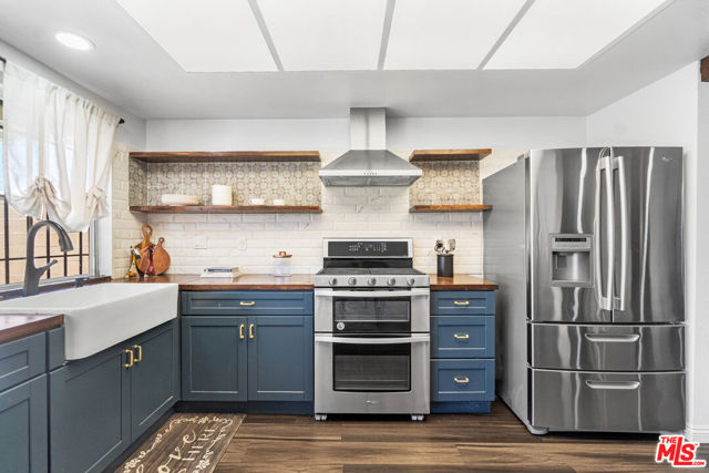 24613 Neptune Avenue, Carson CA: https://media.crmls.org/mediaz/a5f48176-60e3-4067-bdd7-aca1a42ffb5b.jpg