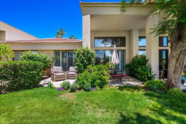 80601 Oak Tree, La Quinta CA: https://media.crmls.org/mediaz/a5f48e6b-30c6-4e25-96e4-1bb485eafef9.jpg