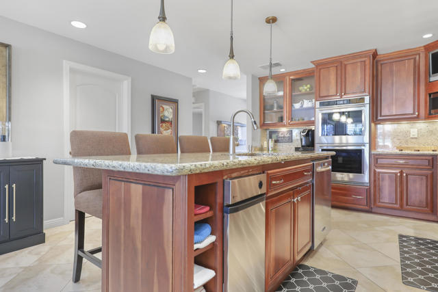 76099 Impatiens Circle, Palm Desert CA: https://media.crmls.org/mediaz/a5f4d596-c4f2-4fff-8656-602a665cb054.jpg
