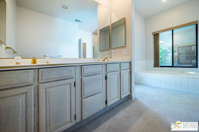 Image 39 of 47 For 1399 Via Donna