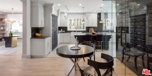 504 FOOTHILL Road, Beverly Hills CA: https://media.crmls.org/mediaz/a5f64e85-a2df-47fa-836a-eedf39cd01c5.jpg