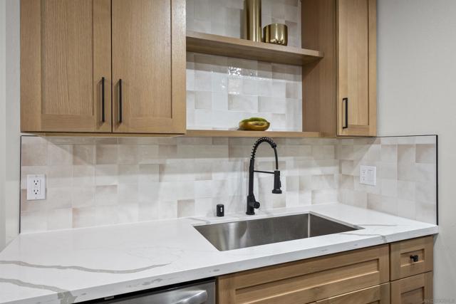 7836 Hummingbird Ln, San Diego CA: https://media.crmls.org/mediaz/a5f6b527-8b36-4044-a1eb-9480d1436571.jpg