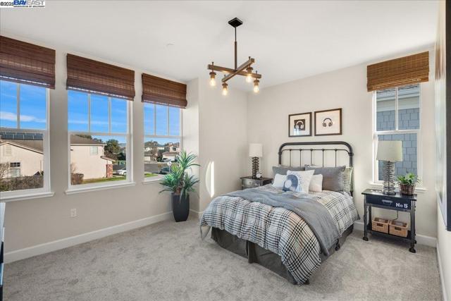 Image 41 of 55 For 32621 Singh Circle