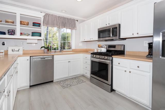 797 Trailside Place, San Marcos CA: https://media.crmls.org/mediaz/a5f78273-a7ad-435c-b1bb-5e57c6214836.jpg