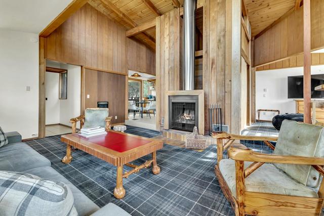 25281 Deer Path, Idyllwild CA: https://media.crmls.org/mediaz/a5f78fce-9b2b-47c2-b6e4-036d23031e2c.jpg