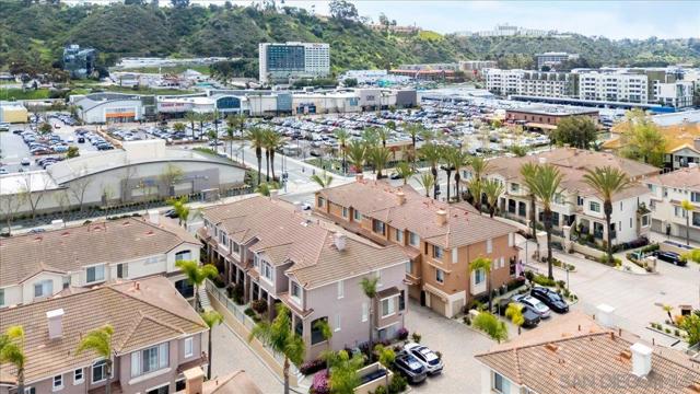 938 Camino De La Reina, San Diego CA: https://media.crmls.org/mediaz/a5f913a8-dfb2-4469-9399-8d6db1f6e86b.jpg