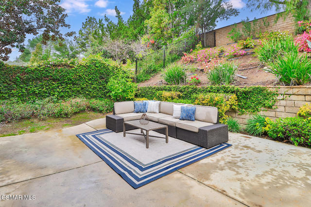 29153 Oakpath Drive, Agoura Hills CA: https://media.crmls.org/mediaz/a5f93a48-45f5-47f4-a107-85e2e29ec0dc.jpg