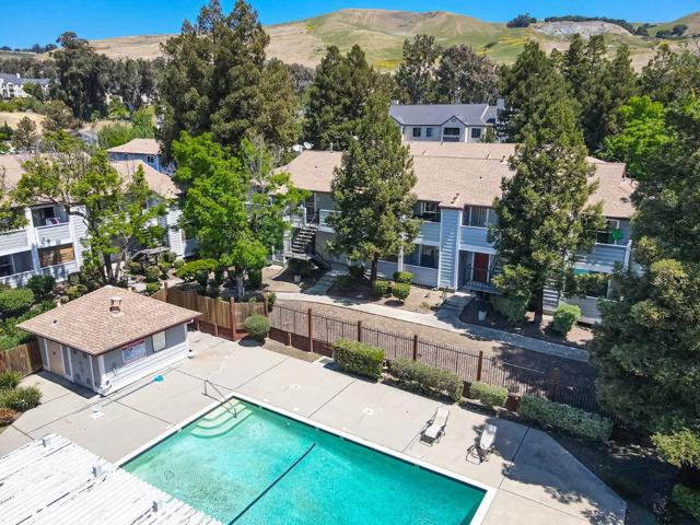 29629 Mountain Oak Court, Hayward CA: https://media.crmls.org/mediaz/a5f99eca-d0ec-4610-8a81-3bd52e348097.jpg